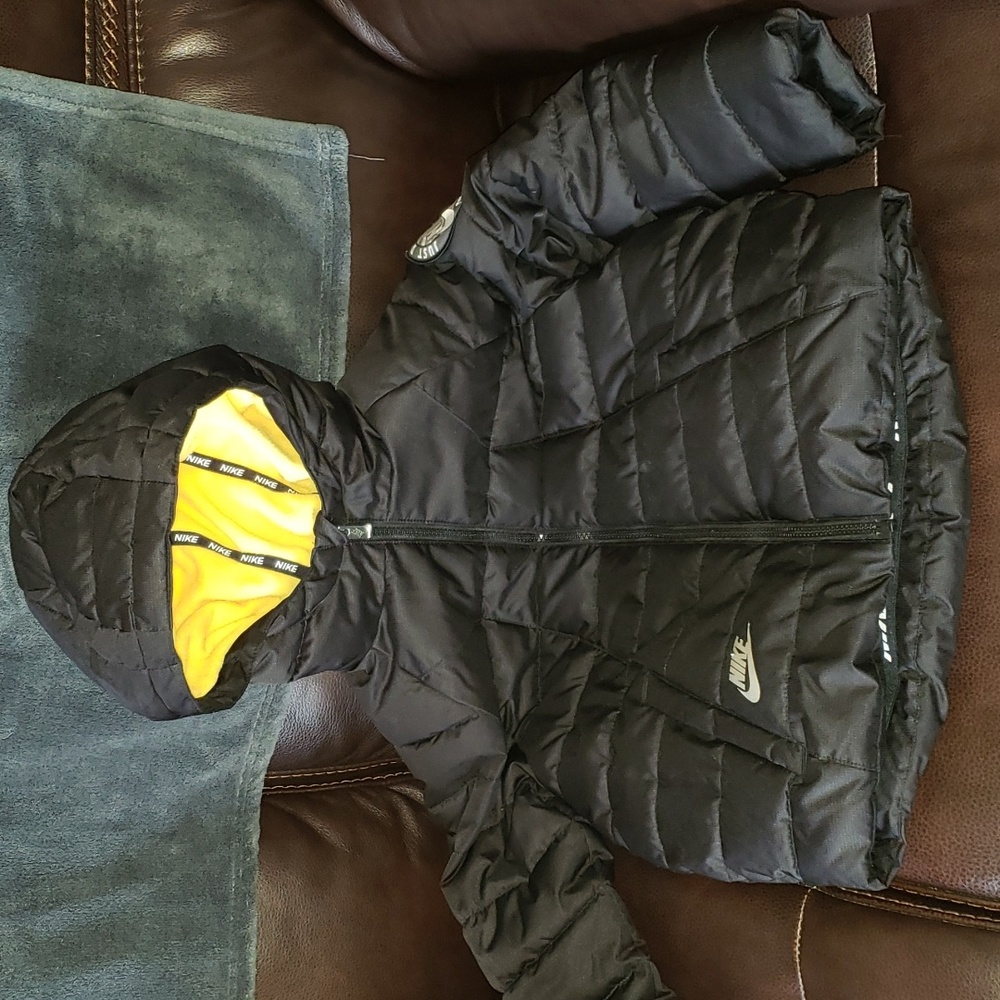 Boys 7 Nike puff coat